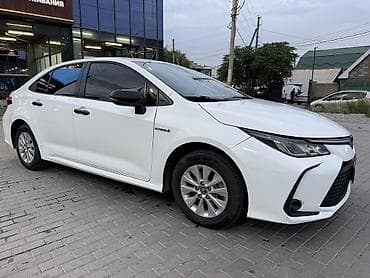 crown 2018: Toyota Corolla: 2022 г., 1.8 л, Вариатор, Гибрид, Седан — 2