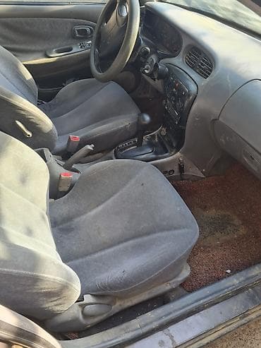 салон на авто: Hyundai Elantra: 2000 г., Автомат, Седан — 4