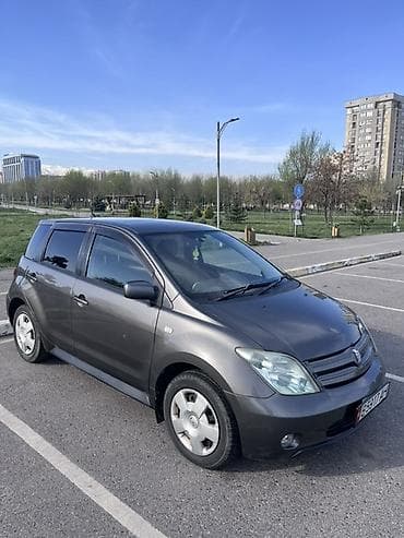 Toyota Ist: 2004 г., Автомат, Бензин, Хэтчбэк at lalafo.kg Toyota Ist: 2004 г., Автомат, Бензин, Хэтчбэк