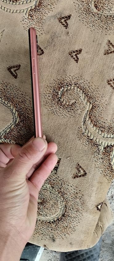 Мобильные телефоны: Samsung Galaxy A04e, 64 ГБ, цвет - Розовый, 2 SIM — 4