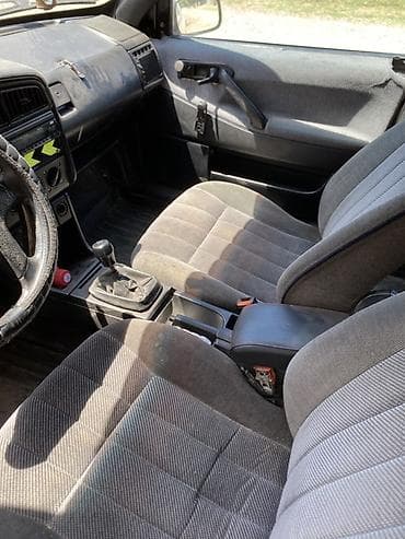 Volkswagen Passat: 1990 г., 1.8 л, Механика, Бензин, Седан — 9