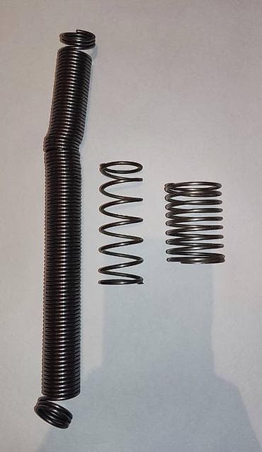 Продаю новые пружины. Размеры: 1) длина 33 см, диаметр 3 см - 100