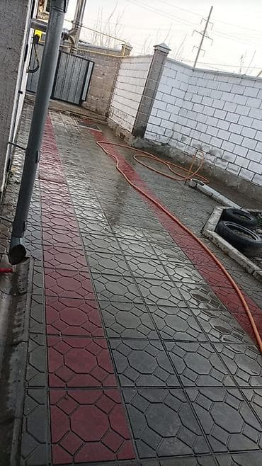 Дом с участком и хозпостройками. Описание: - Жилой дом с просторной