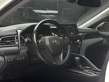 авто ижара: Toyota Camry: 2020 г., 2.5 л, Гибрид, Седан — 7
