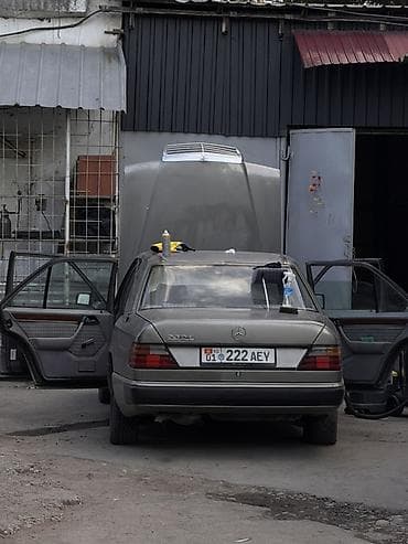 машина сена: Mercedes-Benz E-Class: 1990 г., 2.3 л, Механика, Бензин, Седан — 9