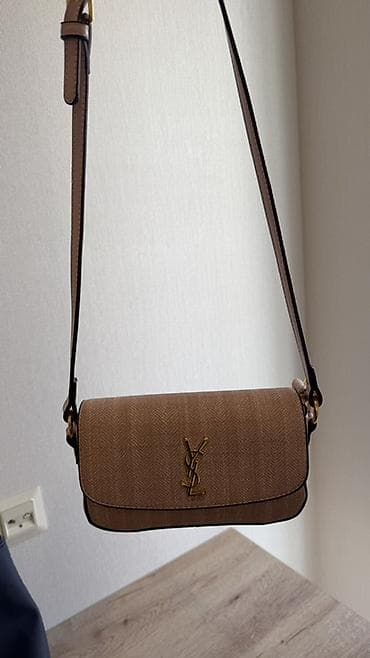 сумки почтальонки: Оригинальная сумка Saint Laurent бежево розового цвета. Очень — 3