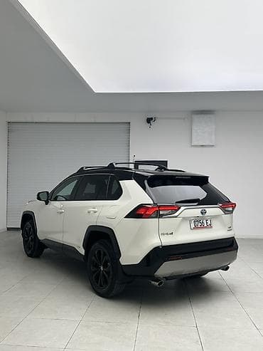 byd e2 2023: Toyota RAV4: 2022 г., 2.5 л, Автомат, Гибрид, Кроссовер — 4