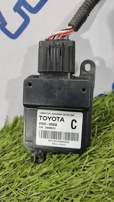 mini gps tracker: Lexus LS 460 long, датчик присутствия пассажира — 1