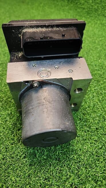 система форсунок: Блок абс е60 6 777 801 Год 2005 В отличном состоянии, очень большой — 3