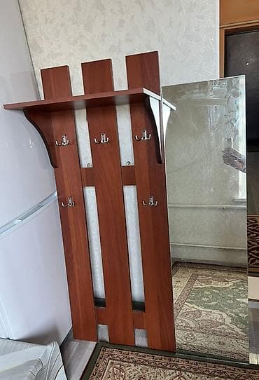 Офисная мебель: Настенная прихожая-панель с зеркалом. - Материал: ЛДСП под дерево — 1