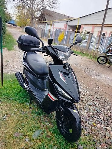 акум для скутера: Тип скутера 150 куб. см, Бензин — 3