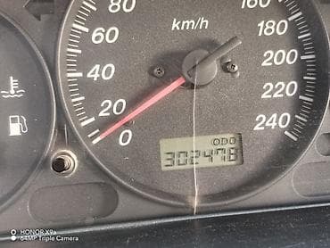 Транспорт: Mazda 626: 2000 г., 1.8 л, Механика, Бензин, Седан — 1