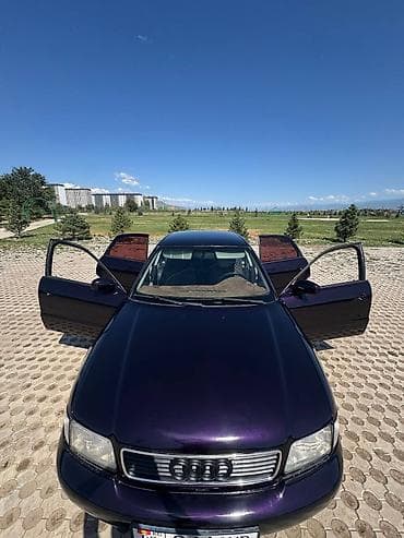 Audi A4: 1995 г., 1.8 л, Механика, Бензин, Седан — 2