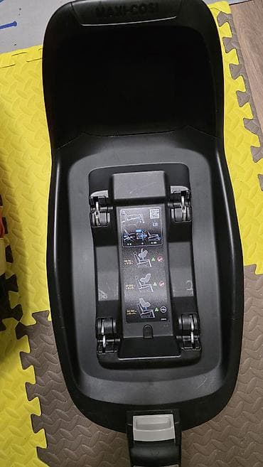 maxi cosy: Автокресло, цвет - Красный, Б/у — 4