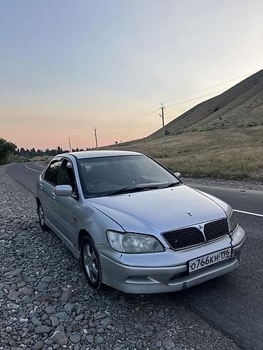 авто в такси: Mitsubishi Lancer: 2000 г., 1.5 л, Автомат, Бензин, Седан — 1