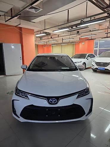Toyota Corolla: 2021 г., 1.8 л, Вариатор, Гибрид, Седан — 3