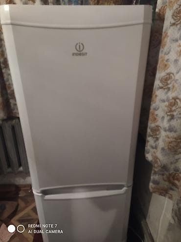 Холодильник Indesit, Б/у, Двухкамерный, 60 * 150 * 46