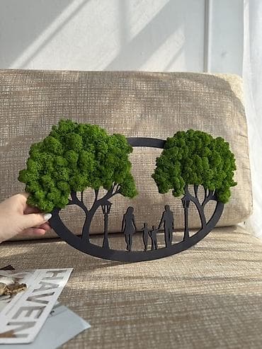 Картины: Панно настенное «Семья в парке» с натуральным стабилизированным мхом — 1