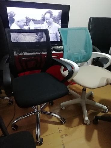 офисные кресла запчасти: Офисное кресло, Б/у, С колесиками, Экокожа — 3