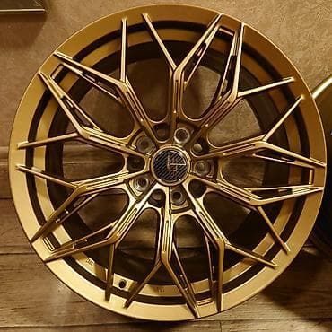 r15 185: Диски R 18 Vossen, Комплект, отверстий - 5, Новый — 3