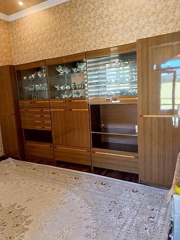 стенка для посуды в зал: Стенка-шкаф, Тип стенки-шкафа: Модульная, Для зала, Особенности: Для хранения посуды — 2