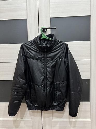 Атайын кийим: Эркектердин курткасы, S, M, Nike, Жаңы, түсү - Кара — 1