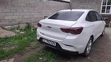 2020: Chevrolet Onix: 2020 г., 1 л, Автомат, Бензин, Седан — 5