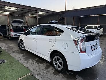 тайота в рассрочку: Toyota Prius: 2011 г., 1.8 л, Автомат, Гибрид, Хэтчбэк — 2