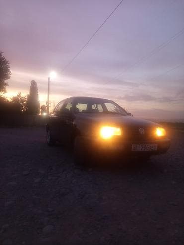 Транспорт: Volkswagen Vento: 1996 г., Механика, Бензин, Седан — 3