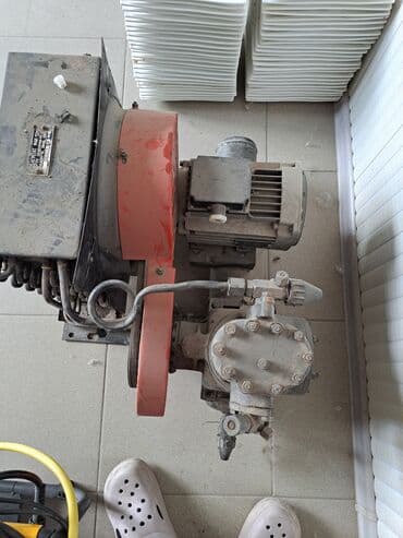 Морозильные шкафы, лари: Продаю холодильный агрегат новый СССР. 3х фаз можно 1 фаза — 4