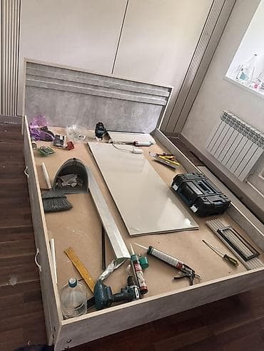Мебель: Двуспальная кровать, С мягким изголовьем, длина - 200 см — 1