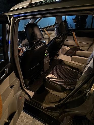 гибрит центр: Toyota Highlander: 2010 г., 3.3 л, Гибрид, Кроссовер — 7