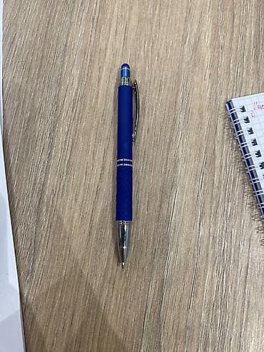 флипчарты маркерная лаковые: Набор канцелярии и аксессуар: - Перманентные маркеры: 1) Yue Cai — 4