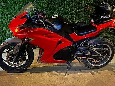 купить cafe racer: Спортивный мотоцикл в обвесе красного цвета - Агрессивный — 4