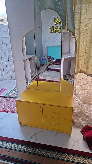 Кухонные гарнитуры: Спальный гарнитур, Трюмо, ДСП, цвет - Желтый — 1