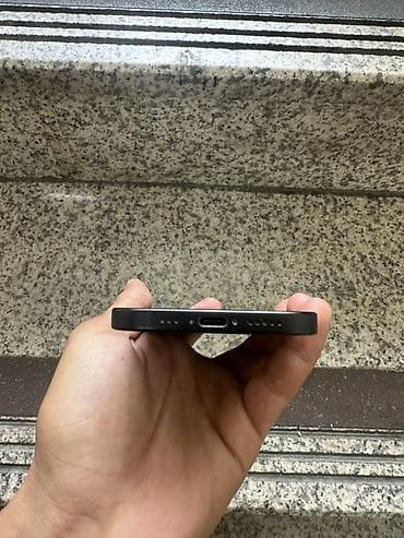 магнитола бишкек: IPhone 13, цвет Midnight (чёрный) - Компактный корпус с плоскими — 5