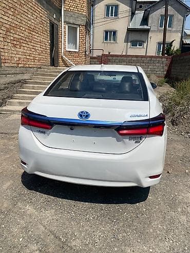 Транспорт: Toyota Corolla: 2020 г., 1.8 л, Вариатор, Гибрид, Седан — 6