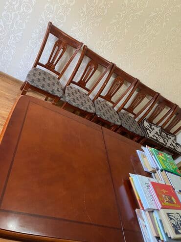 Стол и стул для зала, Б/у, Самовывоз, цвет - Коричневый