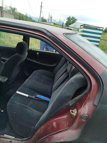 Nissan Maxima: 1989 г., 3 л, Механика — 3