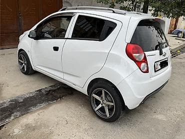 сары булун: Chevrolet Spark: 2014 г., Хетчбек — 4