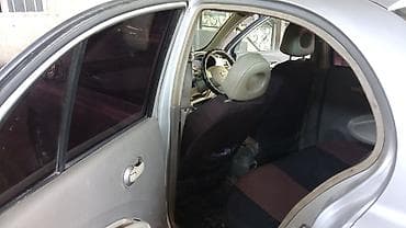 голф 3 белый: Nissan March: 2003 г., 1.4 л, Автомат, Бензин, Хэтчбэк — 8