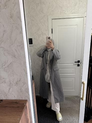 Женское длинное пальто классического кроя