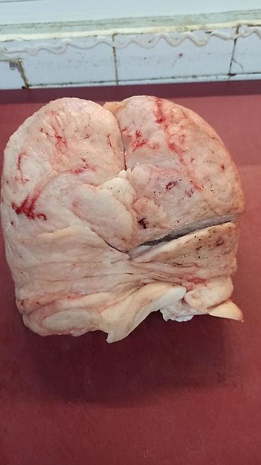 отходы для животных: Предлагается сырой животный жир в виде кусков. Продукт имеет — 2