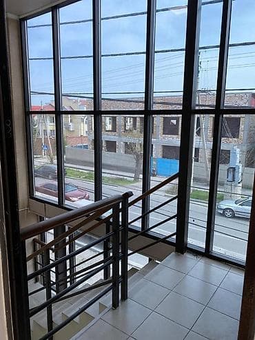 red center: 🔥Сдаётся помещение на Матросова 66 пересекает Суванбердиева. 3 — 4