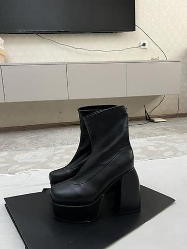 Черные женские ботильоны на высокой платформе и массивном устойчивом