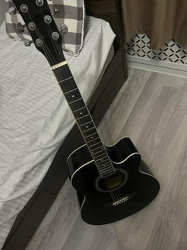 Гитары: Электроакустическая гитара с нижней вырезкой (cutaway), черный глянец — 1