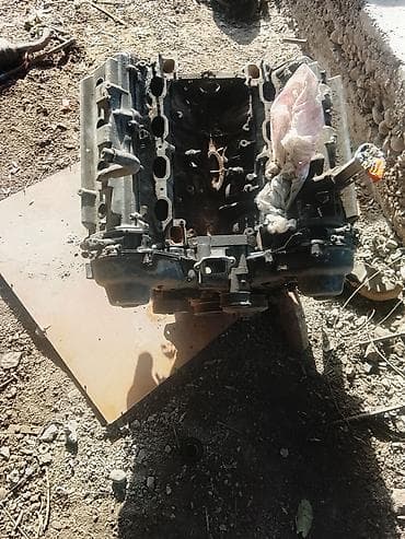 Блок двигателя V‑образной компоновки (V6/V8), без навесного и ГБЦ at lalafo.kg Блок двигателя V‑образной компоновки (V6/V8), без навесного и ГБЦ