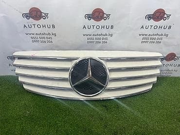 merc 211: Решетка радиатора Mercedes-Benz 2005 г., Оригинал — 1