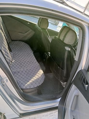 бишкек автомобили: Volkswagen Passat: 2005 г., 2 л, Автомат, Бензин, Седан — 5