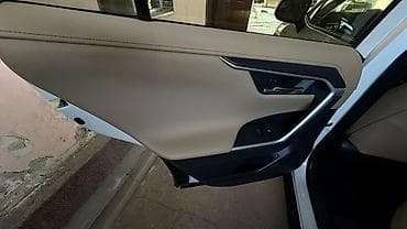 сполер: Toyota RAV4: 2021 г., 2.5 л, Автомат, Гибрид, Кроссовер — 8